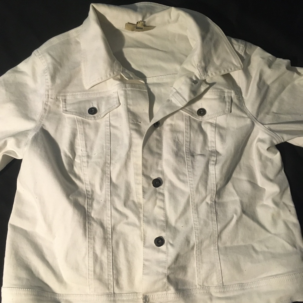 Whit button jacket